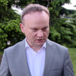 Silne odreagowanie na rynkach surowcowych. Zyskiwać będą waluty takie jak rubel