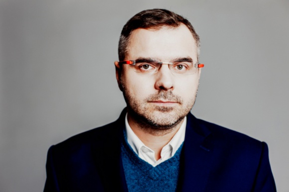 Polisa zdrowotna – dodatek czy podstawa przy zatrudnieniu? BIZNES, Ubezpieczenia - Blisko połowa pracowników jako dodatkowy benefit chciałaby otrzymać rozszerzony pakiet opieki medycznej*. Jak podaje Polska Izba Ubezpieczeń, już 2,17 mln Polaków korzysta z prywatnych ubezpieczeń zdrowotnych, w większości są to polisy grupowe, zapewniane przez pracodawcę.