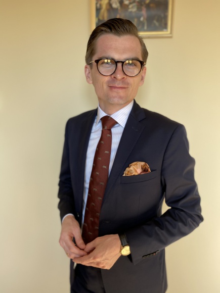 Nie tylko nieruchomości...w co opłaca się inwestować Polakom? Nieruchomości, BIZNES - Polacy przetrzymują w bankach coraz więcej gotówki, ale lokaty już od dawna nie są najatrakcyjniejszą formą pomnażania kapitału.